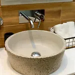 Kraka 公寓式酒店 4*